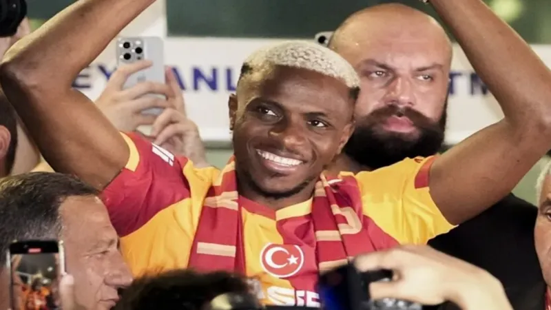 Osimhen Bombası! Galatasaray'da Transfer Mutlu Sonu: İstanbul'da!