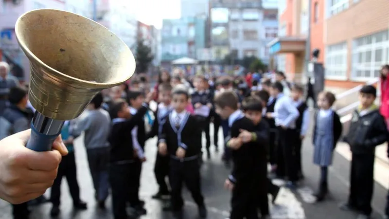 Yaz Tatili Başlıyor! 20 Milyon Öğrenci Karne Sevinci Yaşayacak
