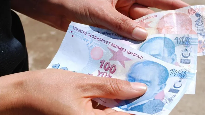 Yurttaşın bankalara borç yükü artıyor
